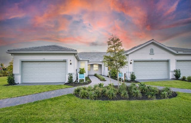 images-27112 Clam Shell Court