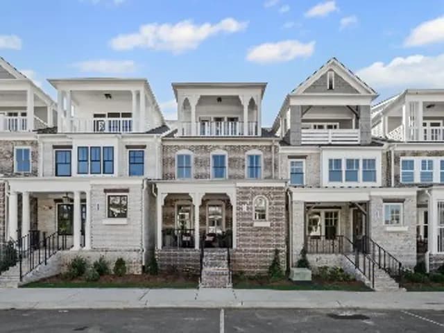 images-584 Brashy St