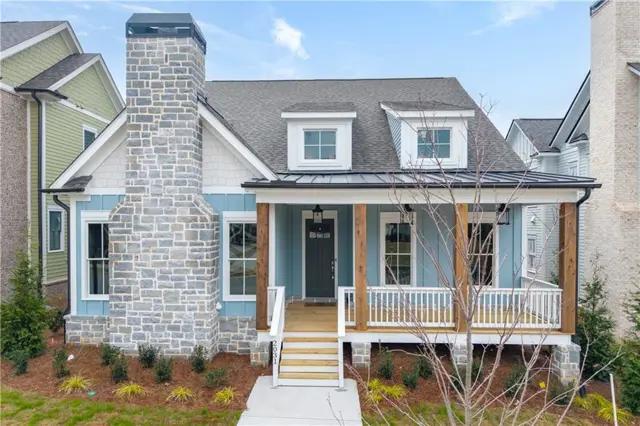 images-2031 Village Walk