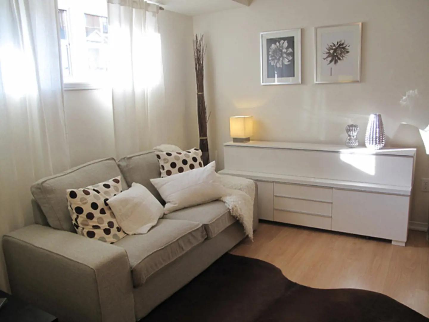 Westown Condo Town Suites – image 3