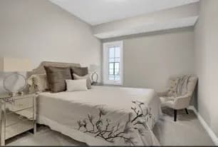 images-Harbour Pointe - Building III