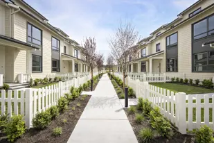 images-Bayside Mews at Southlands Tsawwassen